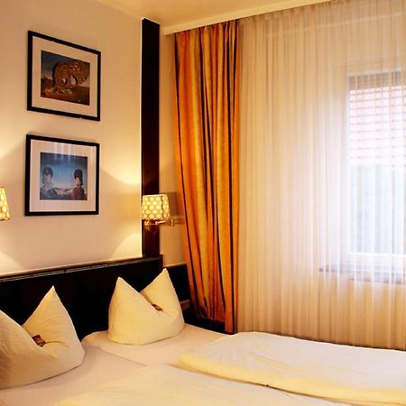 Hotel-Landgasthof Gruener Baum - Dittigheim 타우버비쇼프스하임 외부 사진