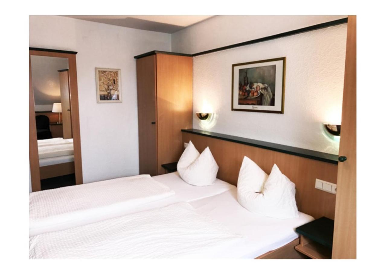 Hotel-Landgasthof Gruener Baum - Dittigheim 타우버비쇼프스하임 외부 사진