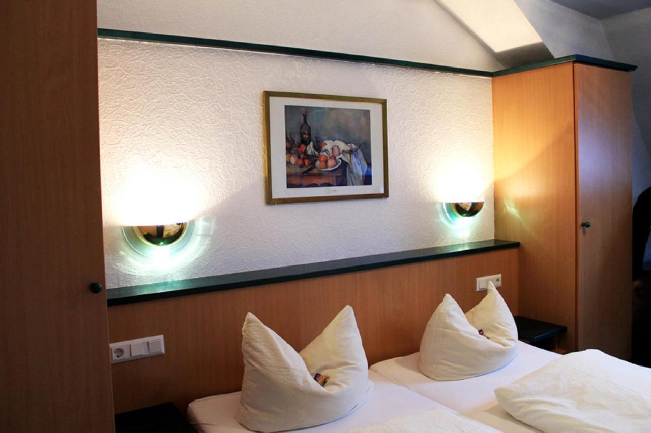 Hotel-Landgasthof Gruener Baum - Dittigheim 타우버비쇼프스하임 외부 사진