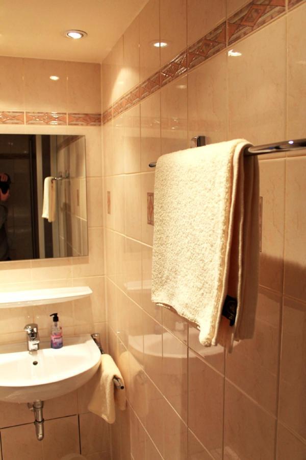 Hotel-Landgasthof Gruener Baum - Dittigheim 타우버비쇼프스하임 외부 사진