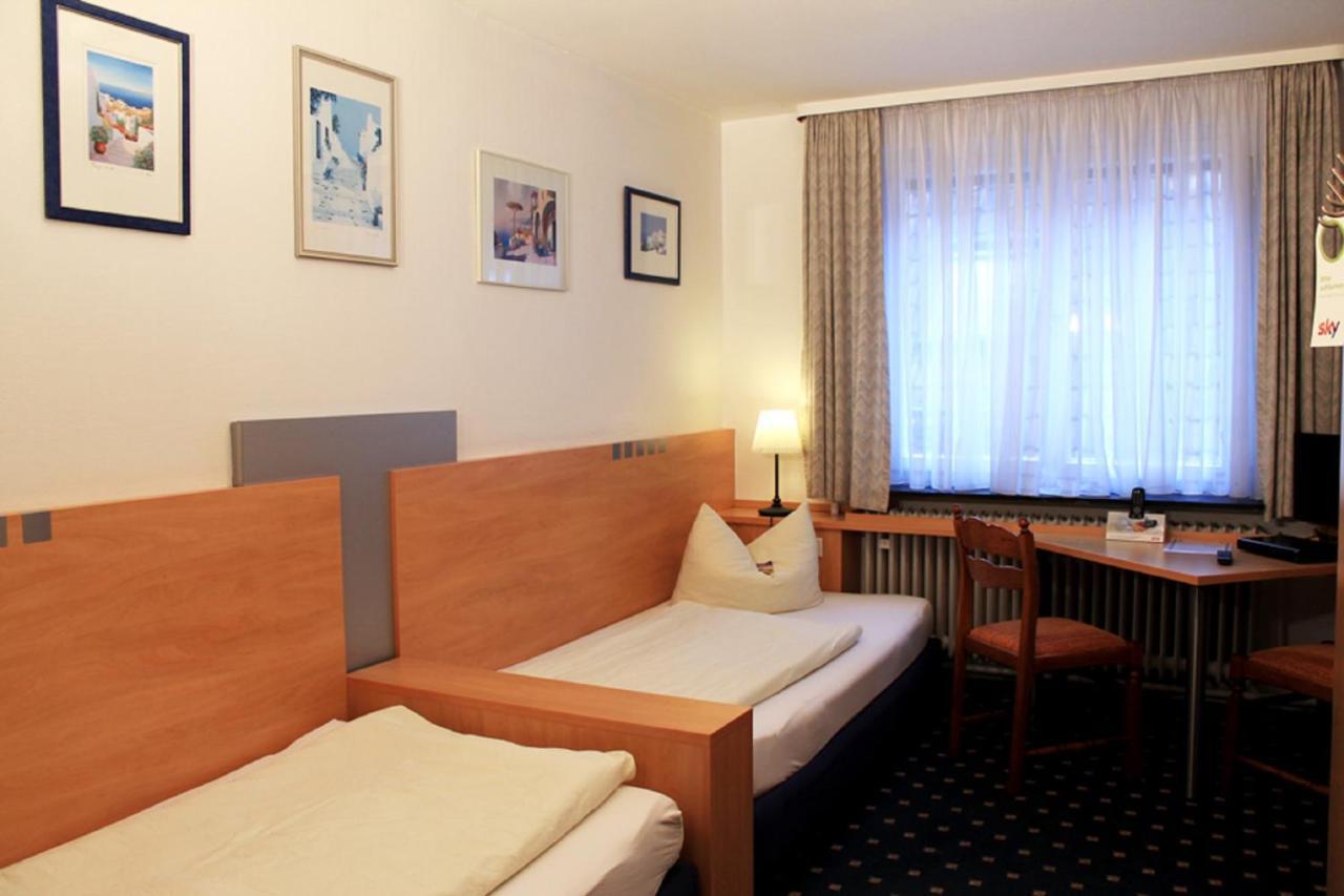 Hotel-Landgasthof Gruener Baum - Dittigheim 타우버비쇼프스하임 외부 사진