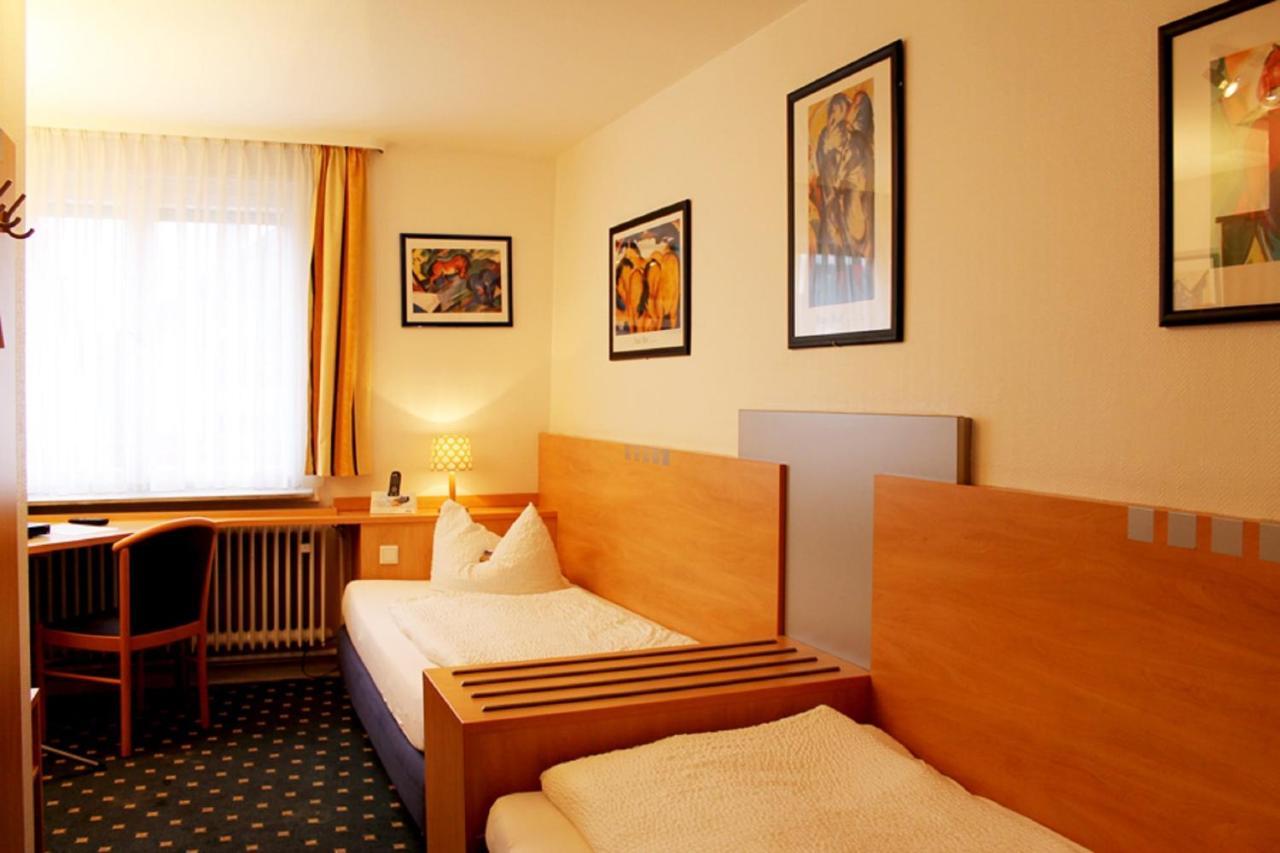 Hotel-Landgasthof Gruener Baum - Dittigheim 타우버비쇼프스하임 외부 사진
